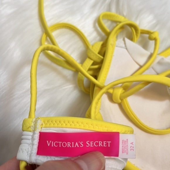 VICTORIA’S Secret Floral Sequin Bikini Top - Picture 6 of 7